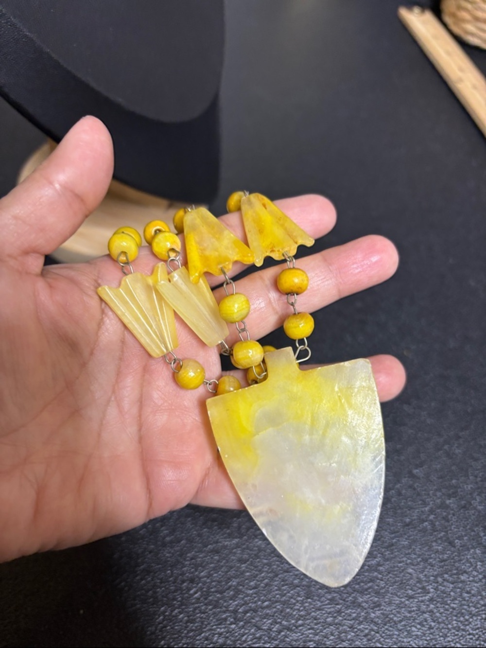 VINTAGE Carved YELLOW ONYX Stone Bead Necklace Aztec Mayan Face Pendant - Picture 8 of 13